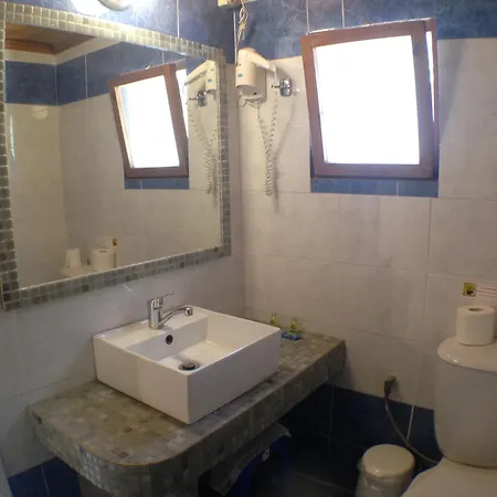 Politia Hotell 3*