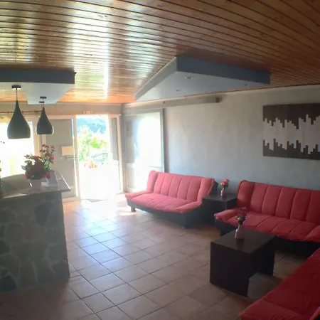 Hotell Politia 3*