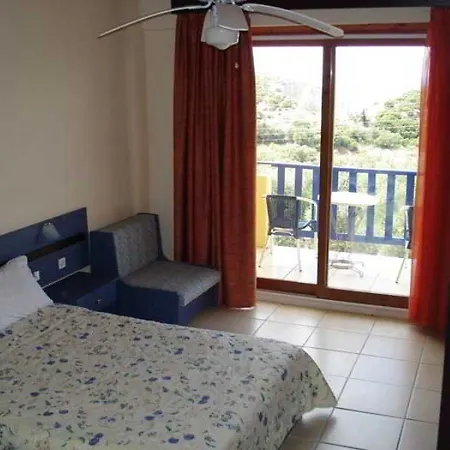 Politia Hotell 3*