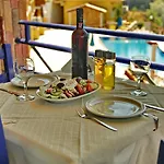 Politia Hotel 3*